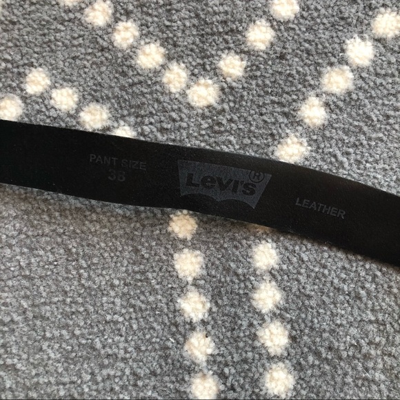 (Levi’s) Men’s Black Leather Belt - Picture 3 of 4